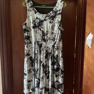 Summer black and white dress